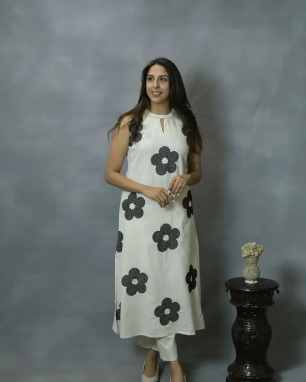 Sleeveless Kurti White With Pant Set​