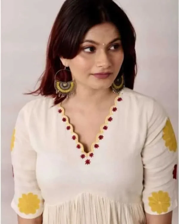White Floral Embroidery Kurti With Pant Set​