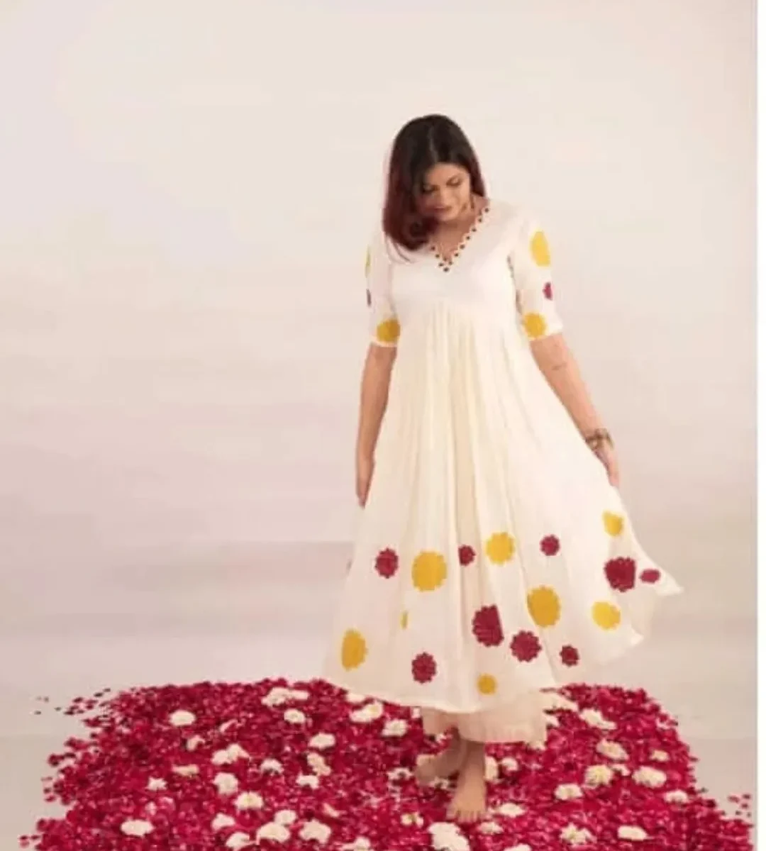 White Floral Embroidery Kurti With Pant Set​