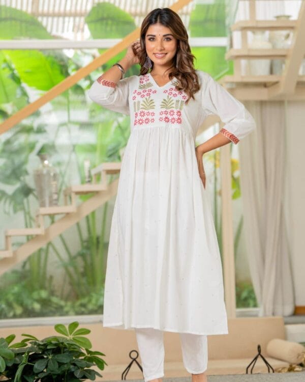 Cotton Printed White Kurti Pant Set (2)