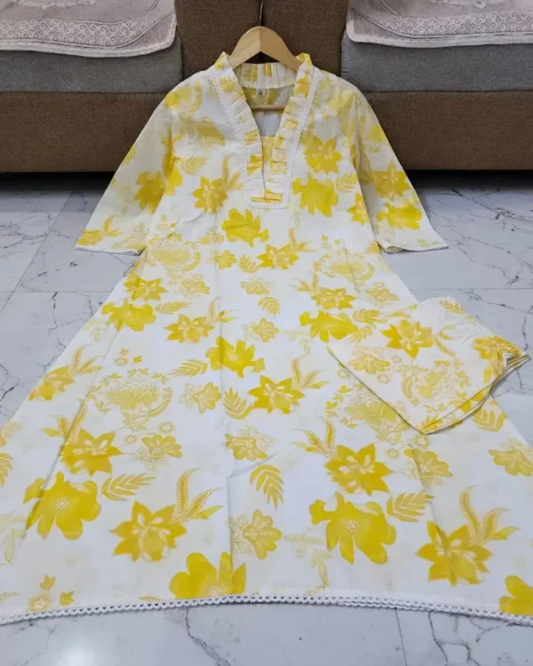 White Floral Embroidery Kurti With Pant Set​ 1