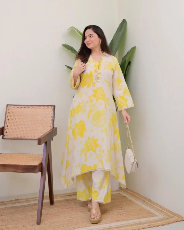 White Floral Embroidery Kurti With Pant Set​