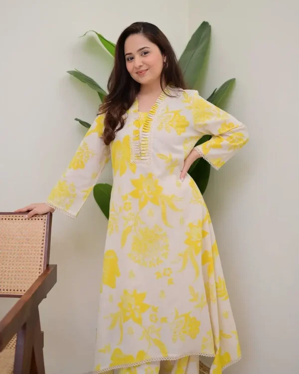 White Floral Embroidery Kurti With Pant Set​ Front