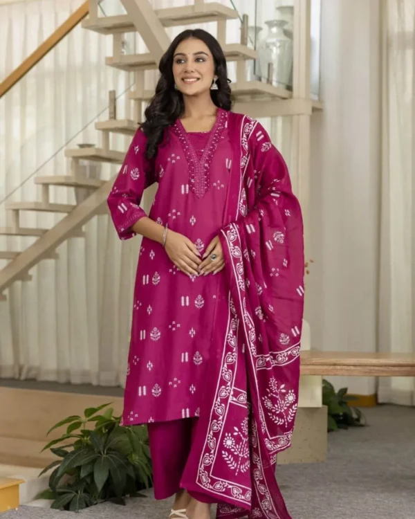 Cotton Suit Set with Hand Thread Work