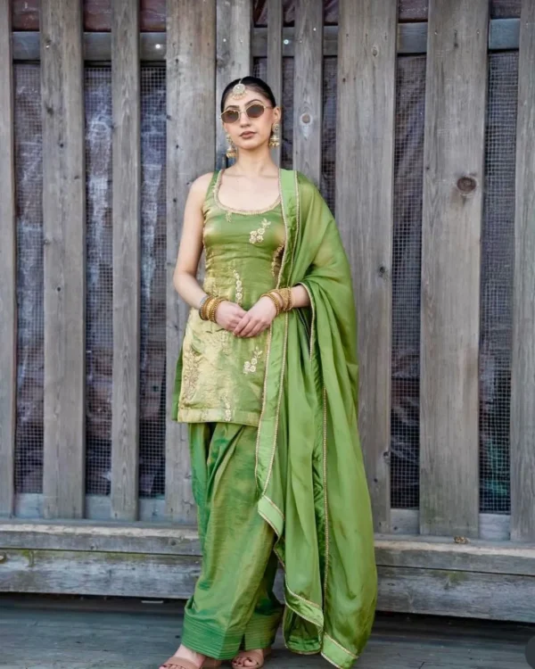 Farshi Sleeveless Salwar Suit​