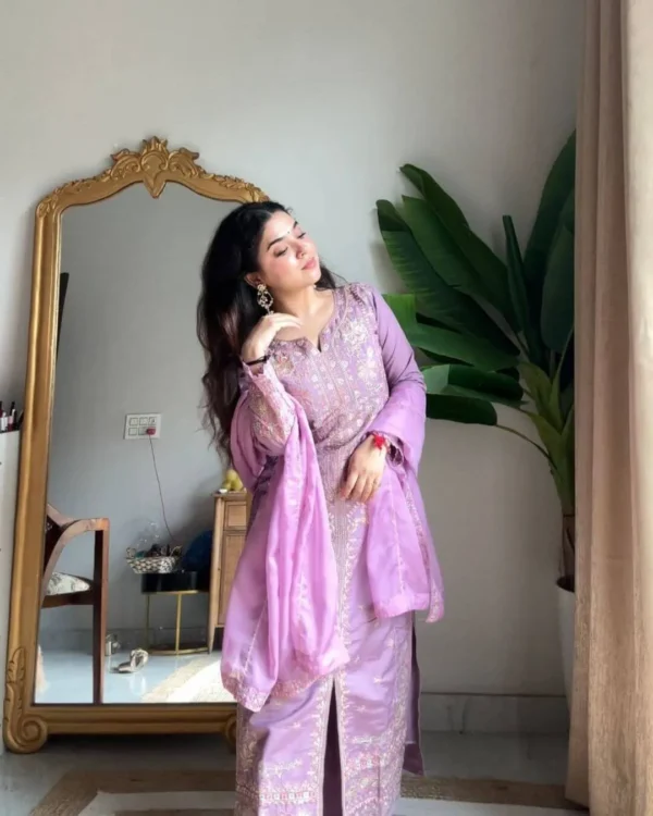 Elegant Roman Silk Embroidered Suit Set