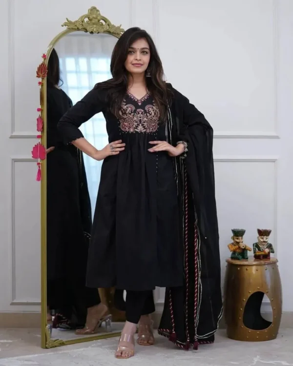 Black Printed Kurti Pant Dupatta Set​