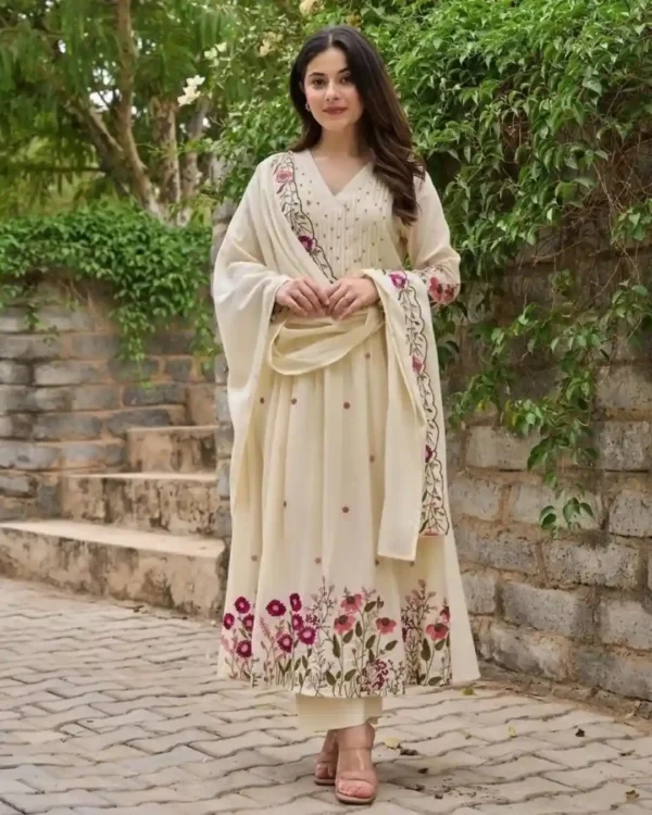 Off White Cotton Kurti​ Pant Dupatta Set