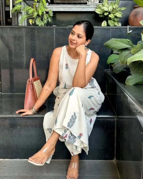 Off White Cotton Sleeveless Kurti Pant Set