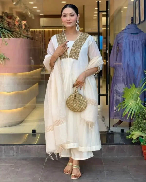 Off White Suit With Dupatta Set